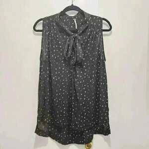 Free People Tie-Neck Floral‎ Pattern Black Sleeveless Blouse Womens Size Medium